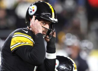 Aaron Rodgers contract: Steelers place right-of-first-refusal tag on free agent QB