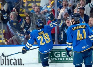 Romanov, Thunderbirds blank Pens to even series